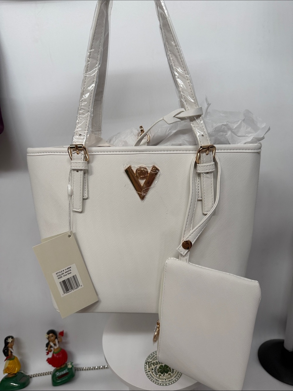 Women’s Valentino Orlando White Tote Bag with Gold Accent and make up bag - Picture 6 of 9